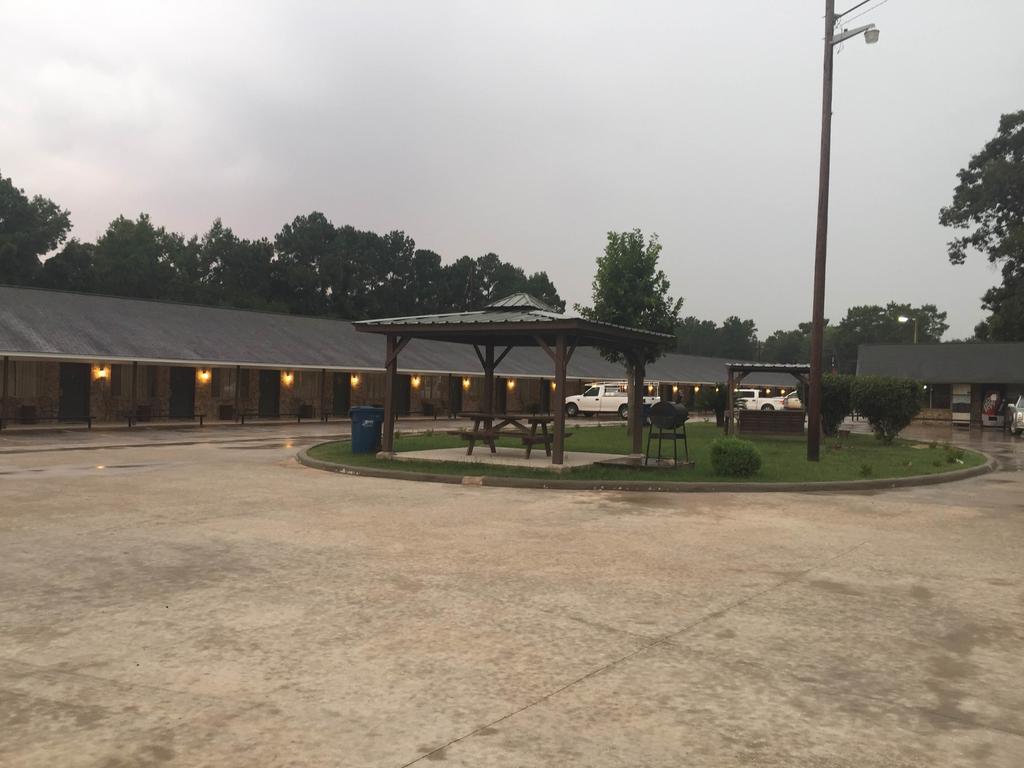 Garden Inn&Suites Silsbee Exterior foto